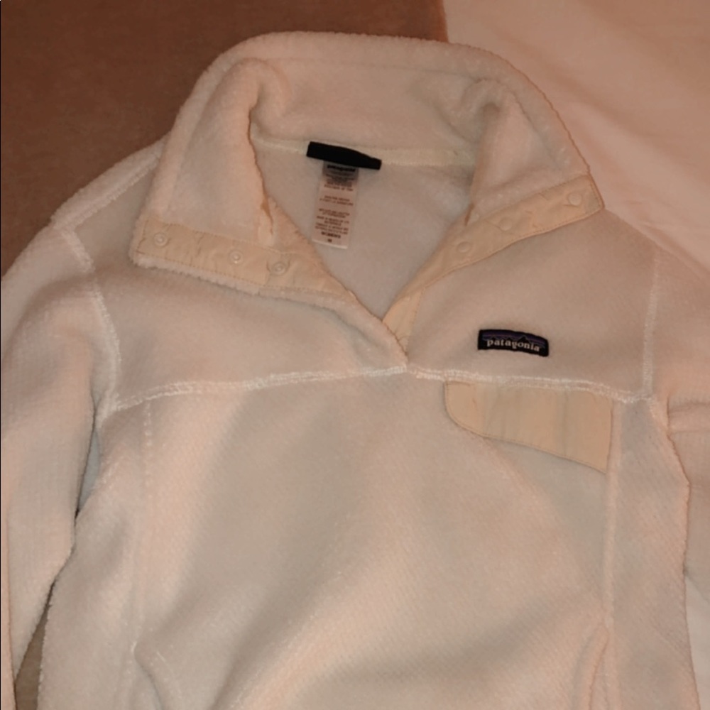 Women’s Patagonia Fleece Pullover - Picture 3 of 3